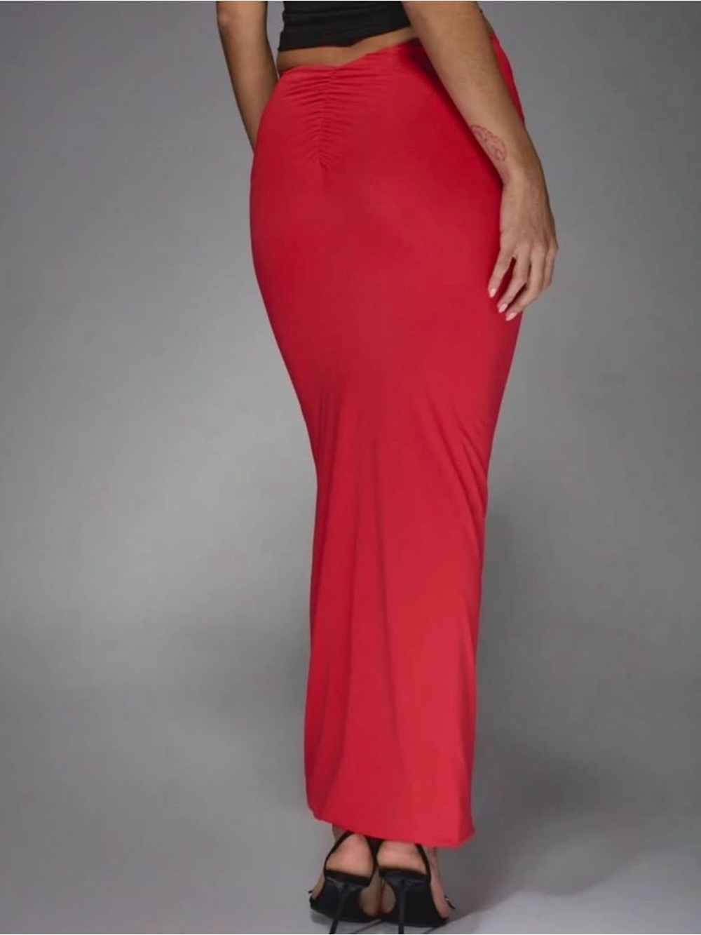 Missguided red ruched maxi skirt - Picture 2 of 3